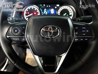 2019 TOYOTA CAMRY 2.5 XLE - 9