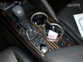 2018 TOYOTA CAMRY 2.5 HYBRID LE - 12
