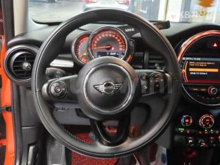 2019 MINI COOPER 5DOORS D 1.5 - 8