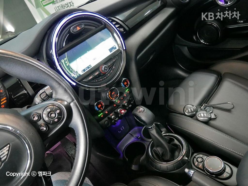2015 MINI COOPER 5DOORS D 1.5 HIGH트림 - 9