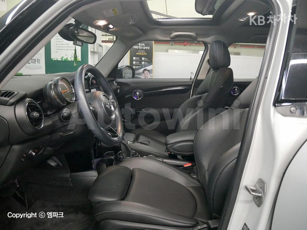 2015 MINI COOPER 5DOORS D 1.5 HIGH트림 - 10