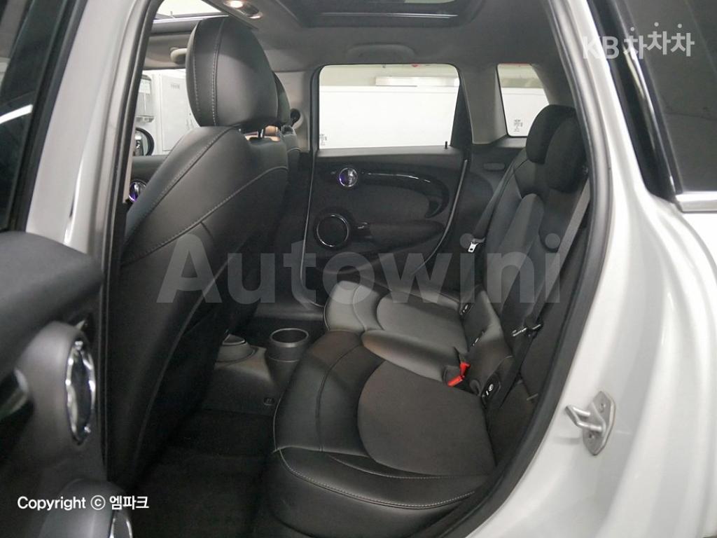2015 MINI COOPER 5DOORS D 1.5 HIGH트림 - 11
