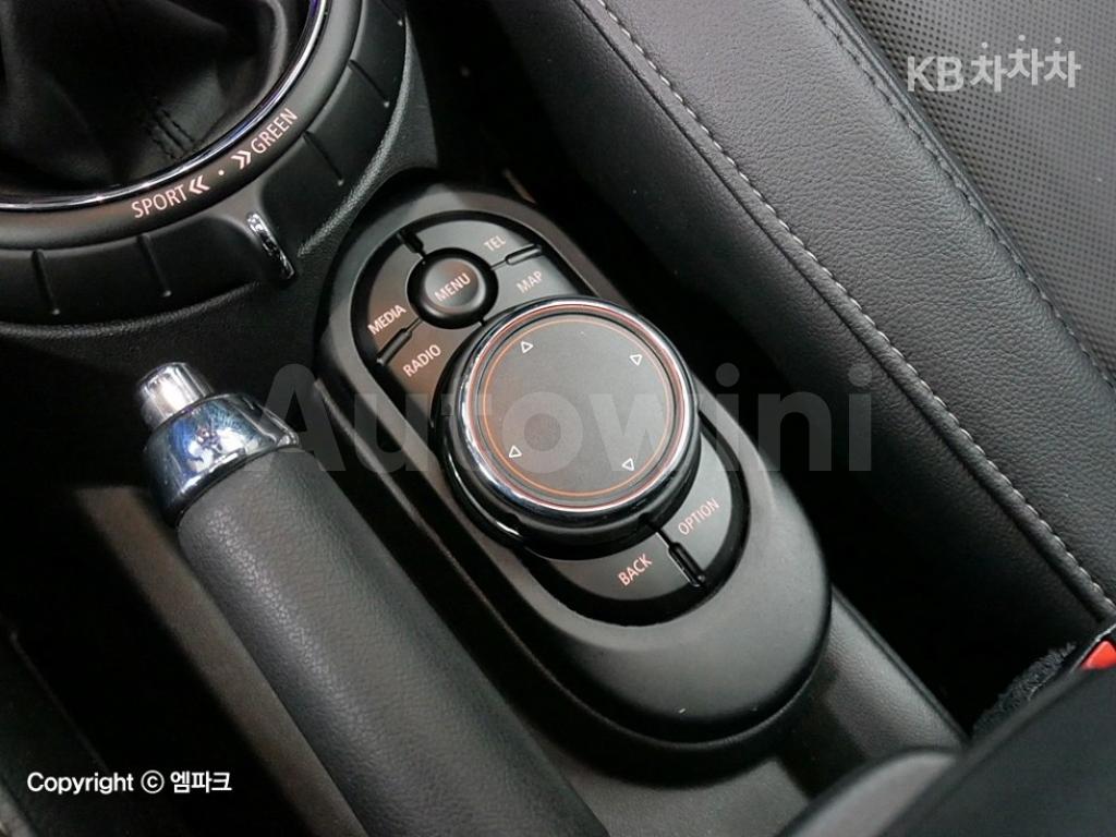 2015 MINI COOPER 5DOORS D 1.5 HIGH트림 - 13