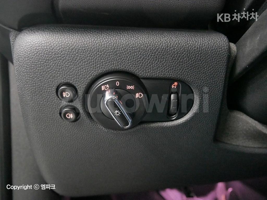 2015 MINI COOPER 5DOORS D 1.5 HIGH트림 - 17