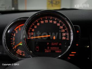 2016 MINI COOPER 5DOORS D 1.5 HIGH트림 - 7