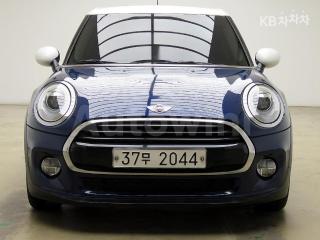 WMWXT3102G2E27006 2016 MINI COOPER 5DOORS D 1.5 미드트림-0