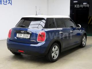 WMWXT3102G2E27006 2016 MINI COOPER 5DOORS D 1.5 미드트림-3