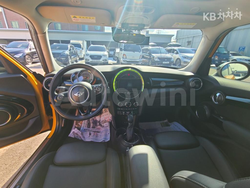 2015 MINI COOPER 5DOORS 1.5 HIGH트림 - 17