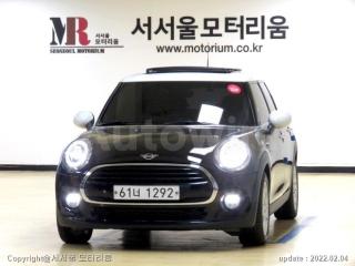 WMWXV3103KTF00414 2019 MINI COOPER 5DOORS D 1.5 HIGH트림-0