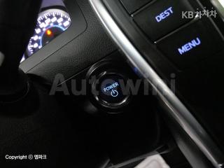 2016 TOYOTA CAMRY 2.5 HYBRID LE - 16