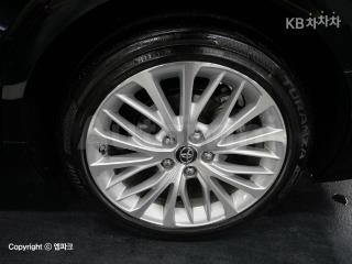 2019 TOYOTA CAMRY 2.5 - 12
