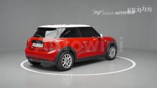 WMWXN3103J2E01984 2018 MINI COOPER 3DOORS D 1.5 HIGH트림-2