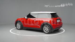 WMWXN3103J2E01984 2018 MINI COOPER 3DOORS D 1.5 HIGH트림-3