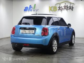 WMWXV3108JTE92521 2018 MINI COOPER 5DOORS D 1.5 HIGH트림-3