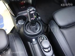2018 MINI COOPER 5DOORS D 1.5 HIGH트림 - 12