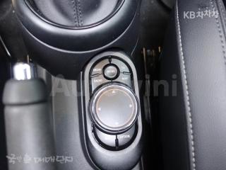 2018 MINI COOPER 5DOORS D 1.5 HIGH트림 - 13