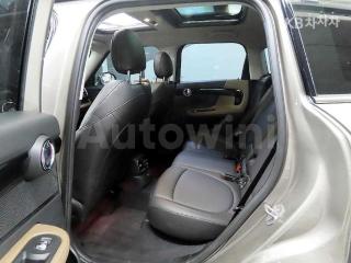 2019 MINI COOPER COUNTRYMAN D ALL4 2.0 HIGH TRIM - 7