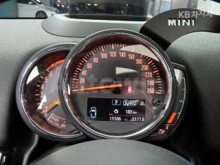 2019 MINI COOPER COUNTRYMAN D ALL4 2.0 HIGH TRIM - 9