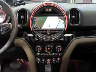 2019 MINI COOPER COUNTRYMAN D ALL4 2.0 HIGH TRIM - 11