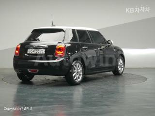 WMWXU1103H2F12715 2017 MINI COOPER 5DOORS 1.5 HIGH트림-3