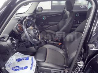 2017 MINI COOPER 5DOORS 1.5 HIGH트림 - 10