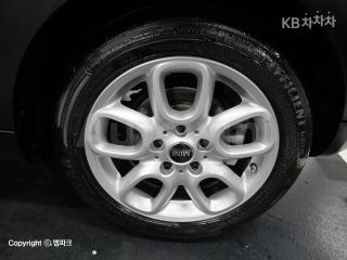 2017 MINI COOPER 5DOORS 1.5 HIGH트림 - 19
