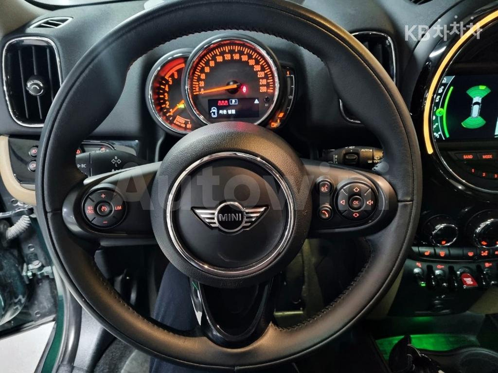 2018 MINI COOPER COUNTRYMAN 2.0 COOPER D ALL4 HIGHTRIM - 8