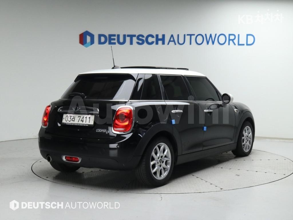 2016 MINI COOPER 5DOORS D 1.5 HIGH트림 - 2