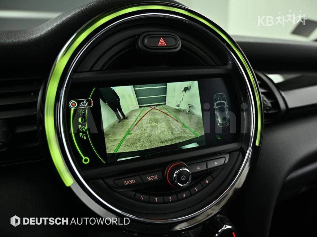 2016 MINI COOPER 5DOORS D 1.5 HIGH트림 - 15