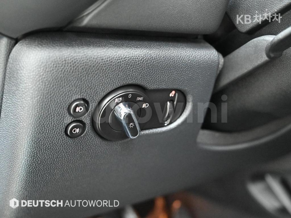 2016 MINI COOPER 5DOORS D 1.5 HIGH트림 - 17