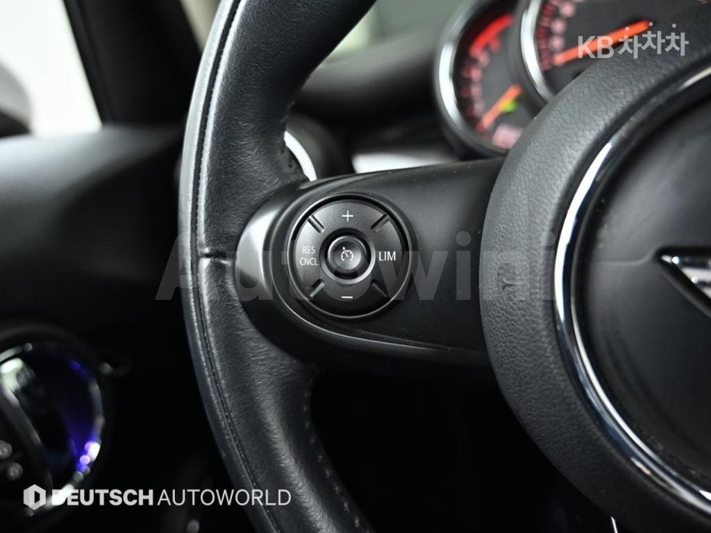 2016 MINI COOPER 5DOORS D 1.5 HIGH트림 - 18