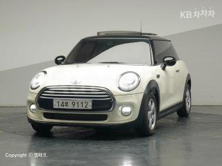 WMWXN3102F3A64774 2015 MINI COOPER 3DOORS D 1.5 미드트림-0