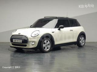 WMWXN3102F3A64774 2015 MINI COOPER 3DOORS D 1.5 미드트림-1