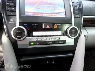 2012 TOYOTA CAMRY 2.5 XLE - 13