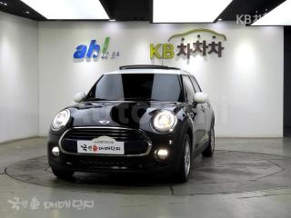 WMWXT3105J2G00718 2018 MINI COOPER 5DOORS D 1.5 미드트림-1