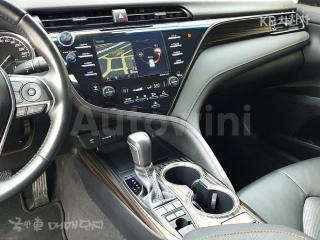 2019 TOYOTA CAMRY 2.5 HYBRID XLE - 10