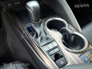 2019 TOYOTA CAMRY 2.5 HYBRID XLE - 14