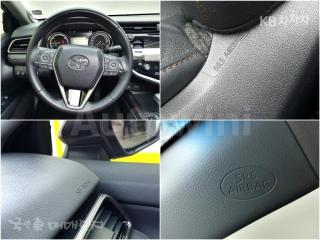 2019 TOYOTA CAMRY 2.5 HYBRID XLE - 19