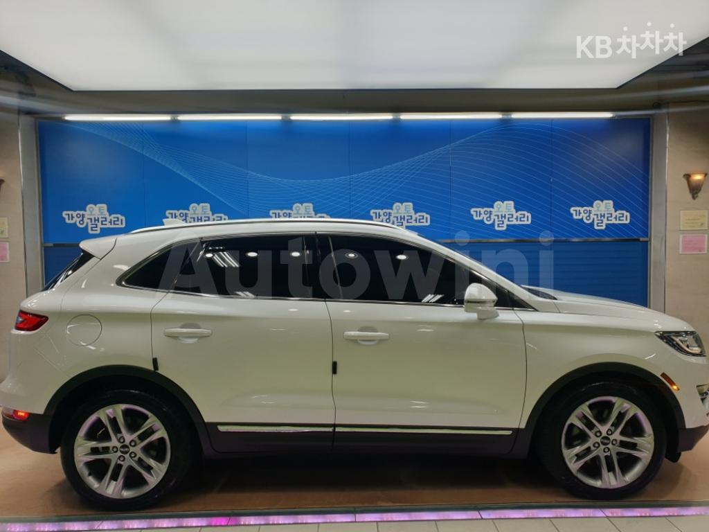 5LMCJ2A9XFUJ25682 2015 LINCOLN MKC 2.0 AWD 셀렉트(101A)-3