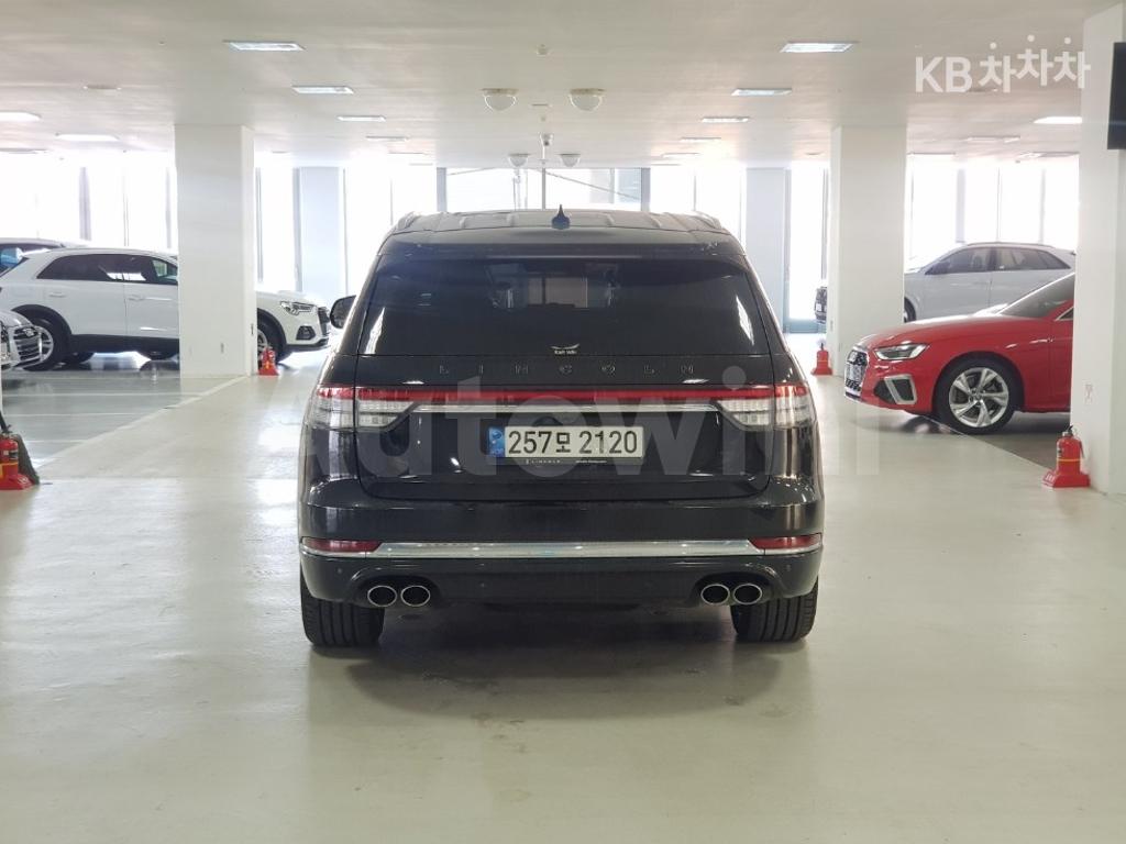 5LM5J9XC9MGL01251 2021 LINCOLN AVIATOR 3.0 V6 BLACK LABEL-2