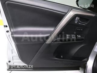 2018 TOYOTA RAV4 2.5 2WD - 8