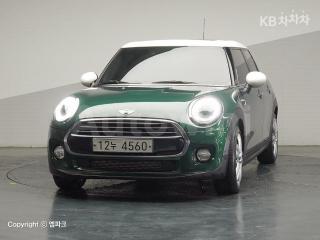 WMWXV310XJTC98685 2018 MINI COOPER 5DOORS D 1.5-0
