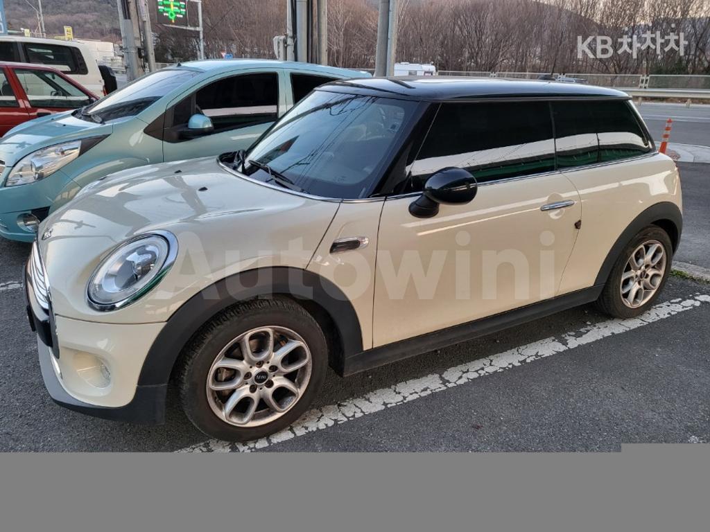 WMWXP5106H2F93305 2017 MINI COOPER 3DOORS 1.5 HIGH트림-1
