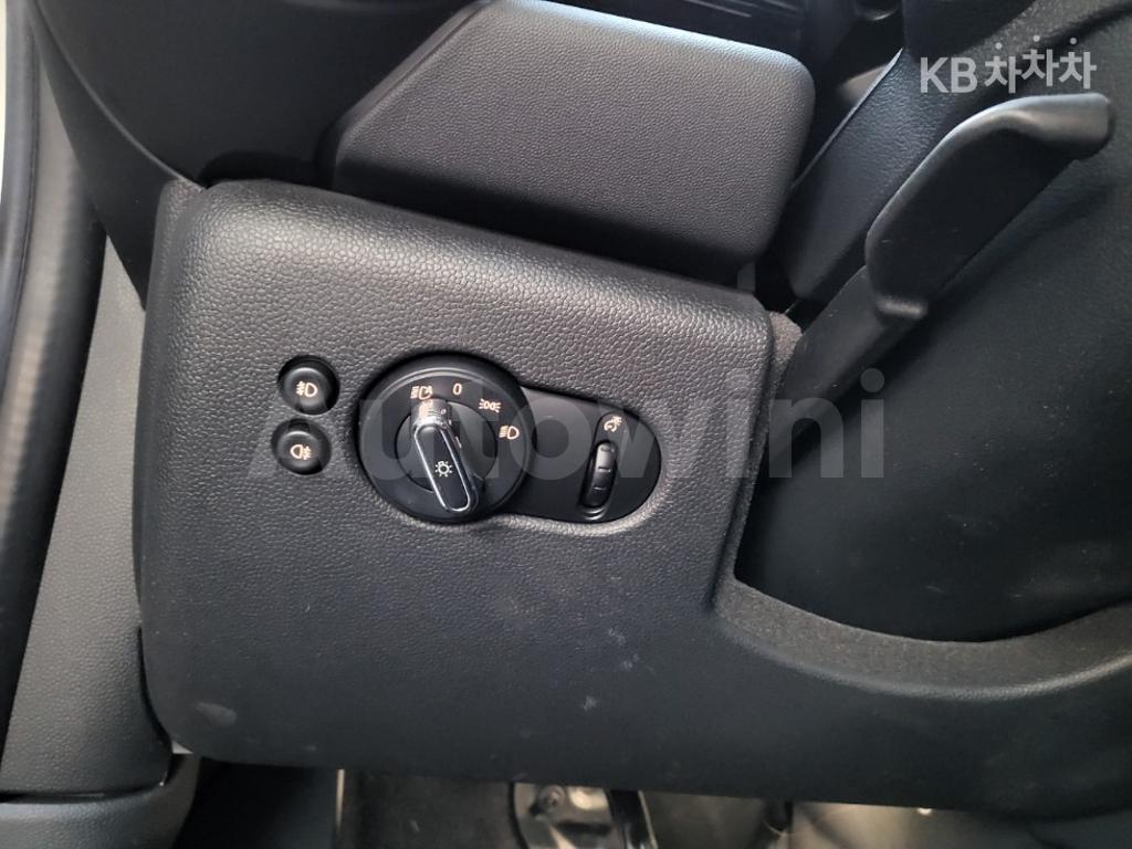 2017 MINI COOPER 3DOORS 1.5 HIGH트림 - 11