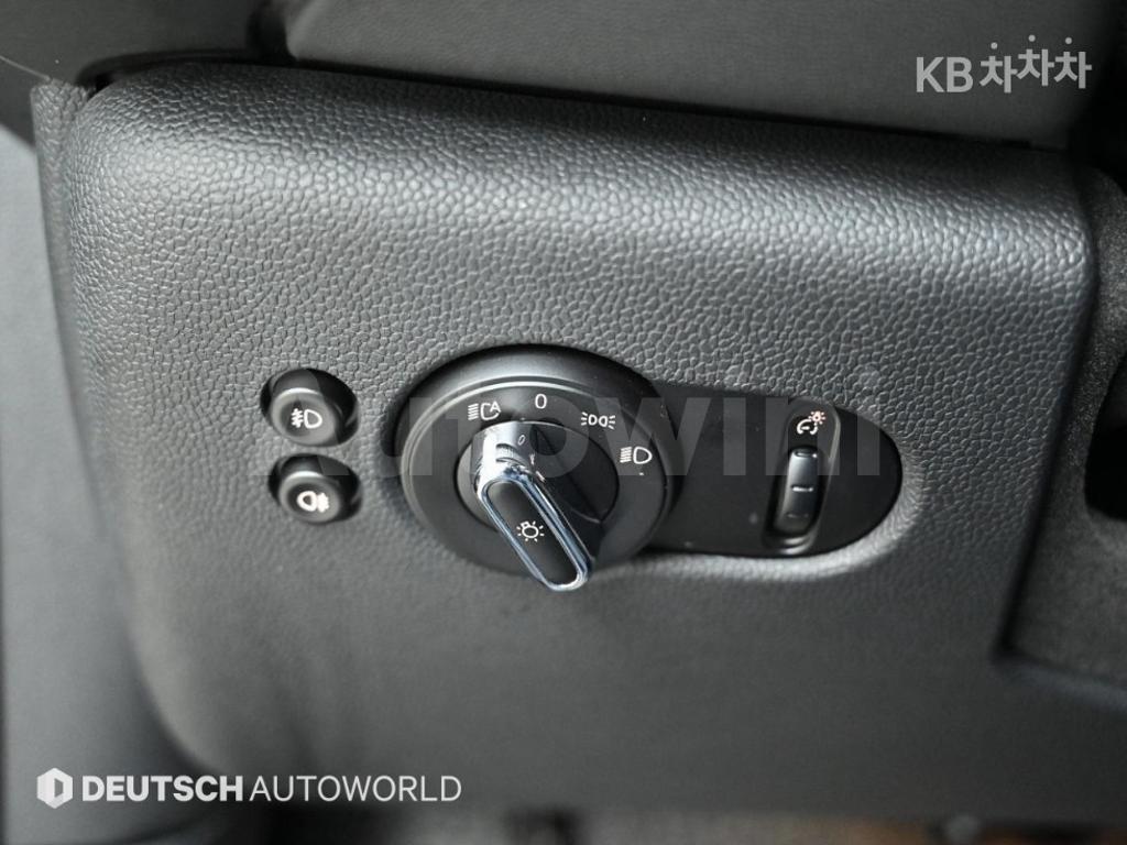 2015 MINI COOPER 5DOORS D 1.5 - 16