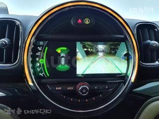 2018 MINI COOPER COUNTRYMAN D ALL4 2.0 HIGH TRIM - 12