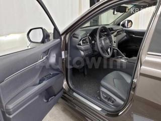 2018 TOYOTA CAMRY 2.5 XLE - 11