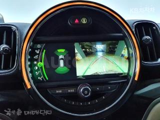 2019 MINI COOPER COUNTRYMAN D ALL4 2.0 HIGH TRIM - 12