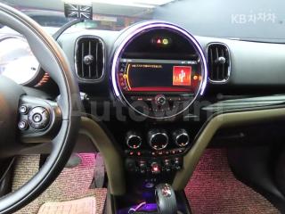 2018 MINI COOPER COUNTRYMAN D ALL4 2.0 HIGH TRIM - 10