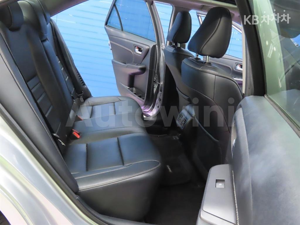 2016 TOYOTA CAMRY 2.5 HYBRID XLE - 12